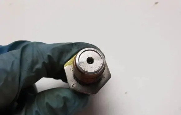 Fuel pressure sensor