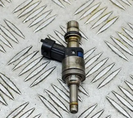 Porsche Panamera (970) Fuel injector 94811012821