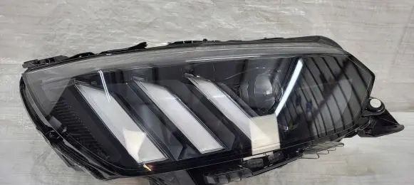 Peugeot 208 Headlight/headlamp