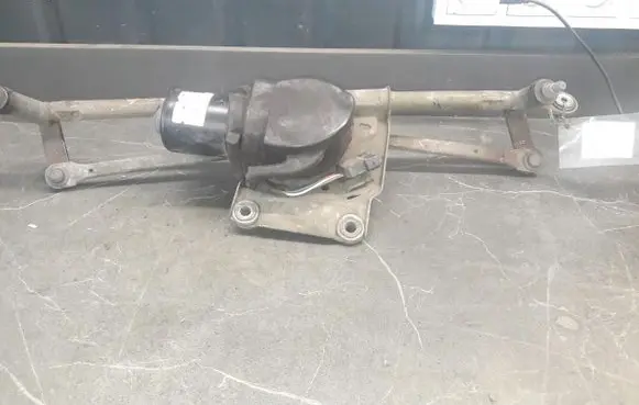 Peugeot 406 Front wiper linkage 