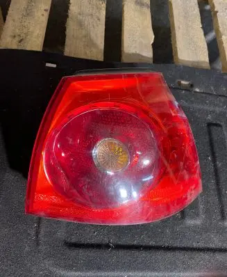 Volkswagen Golf V Rear/tail lights 4VFX13404AA