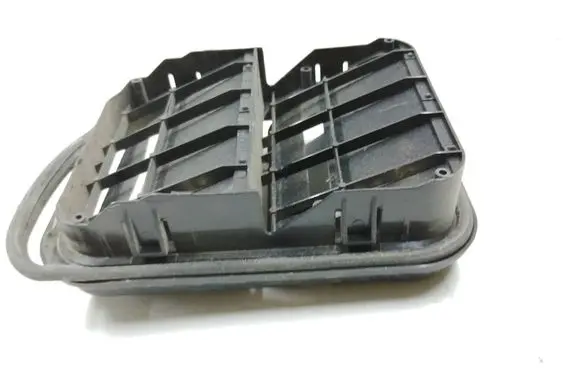 Nissan Pulsar Quarter panel pressure vent 76804ED50A