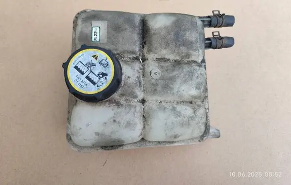 Mazda 3 II Coolant expansion tank/reservoir 8N618K218 3M5H8100AD