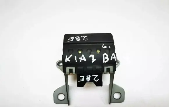 KIA Sportage Tailgate window lock/catch/latch 919502E000