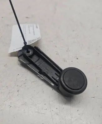 Volkswagen Lupo Front door window winding handle 6X0837579