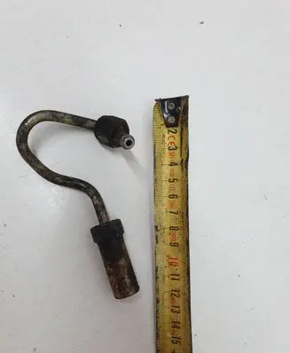 Nissan X-Trail T30 Fuel injector supply line/pipe 