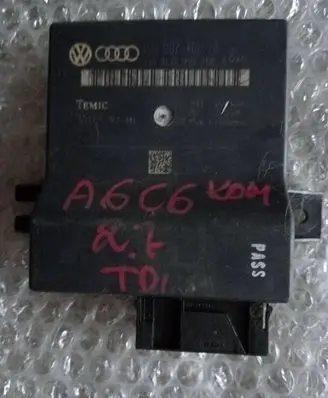 Audi A6 S6 C6 4F Gateway control module 4L0907468B
