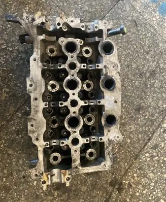 Peugeot 607 Engine head 4R806C064