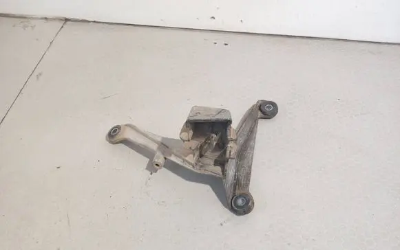 Volkswagen Transporter - Caravelle T5 Gearbox mounting bracket 7H0711781C