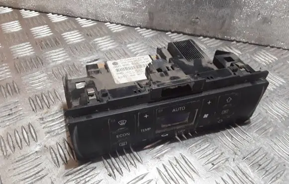 Audi A4 S4 B5 8D Climate control unit 8D0820043M 5HB00790805