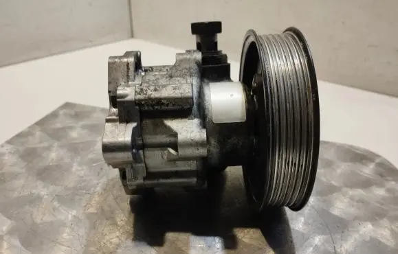 Audi A4 S4 B7 8E 8H Power steering pump 038145255B