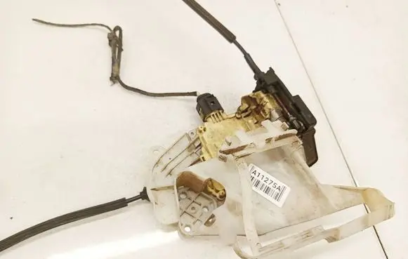 Volkswagen PASSAT B6 Front door lock 3C1837016A