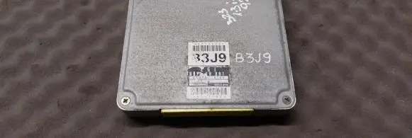 Mazda 323 Engine control unit/module B3J918881 079704100