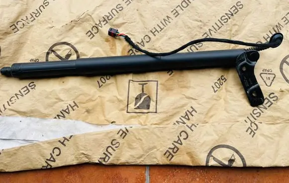 Audi S5 F5 Tailgate strut 8W8827851E 8W8827604