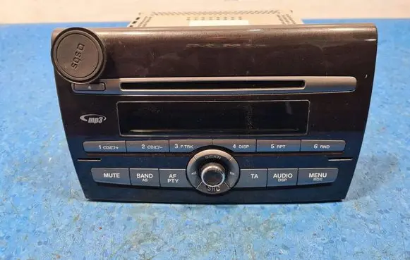 Fiat Bravo Radio/GPS head unit trim 735484418