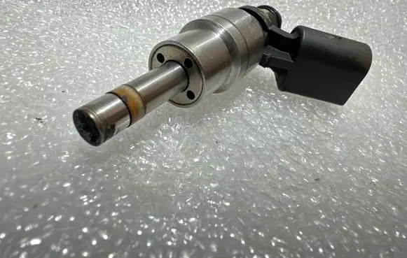 Audi A6 Allroad C6 Fuel injector 06E906036C