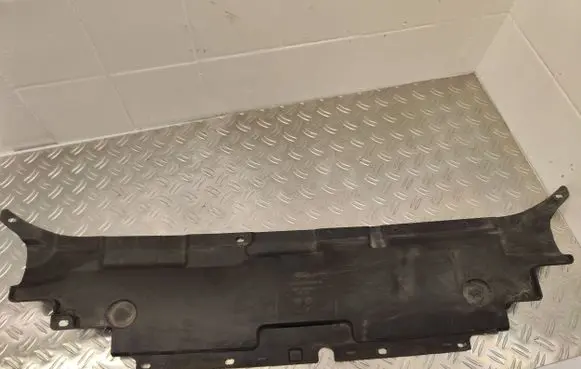 Ford Mondeo MK V Radiator trim DS7316613Bb