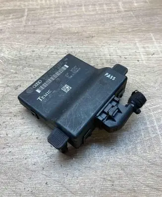 Audi A3 S3 8P Gateway control module 1K0907530D 1K0907951