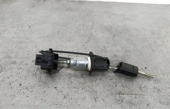 Opel Meriva A Ignition lock 