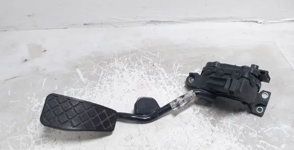 Volkswagen PASSAT B5.5 Accelerator throttle pedal 6PV00802608 8E2721523A