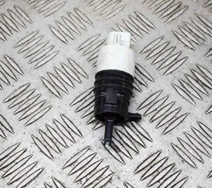 Mercedes-Benz GLC X253 C253 Windscreen/windshield washer pump A2058660100