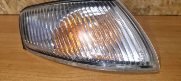Mazda 626 Front indicator light 21061822
