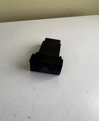 Hyundai Santa Fe Hazard light switch 70418Y