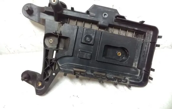 Volkswagen Touran I Battery tray 1K0915333C