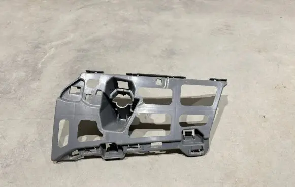 Skoda Octavia Mk4 Front bumper mounting bracket 5E3807055