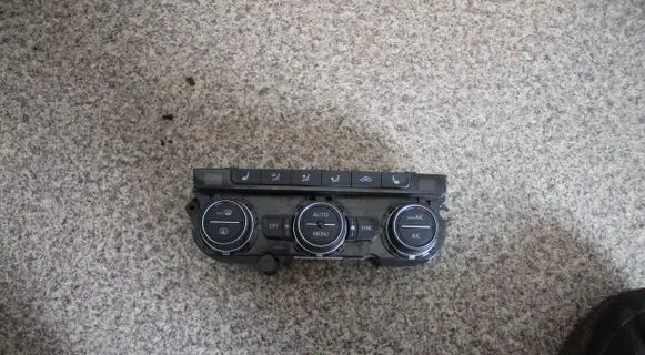 Volkswagen Golf VII Climate control unit 5G0907044AN