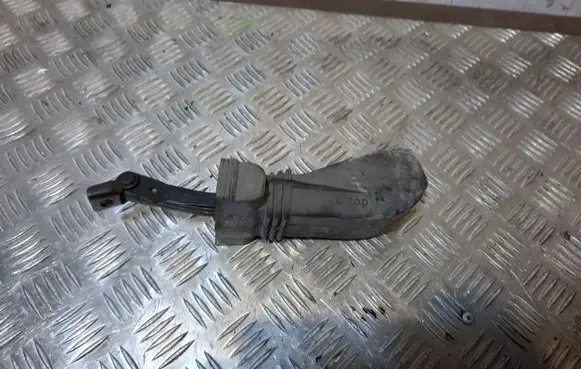 Volkswagen Touareg II Front door check strap stopper 7P0837267
