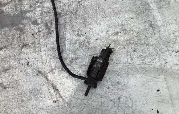 BMW 3 E46 Windscreen/windshield washer pump 8362154 M009 10833