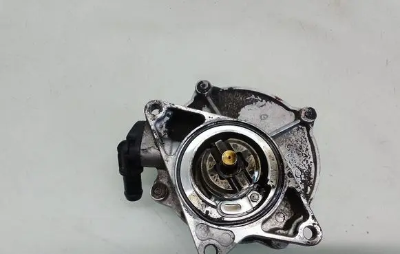 Audi A6 S6 C5 4B Vacuum pump 057145100C