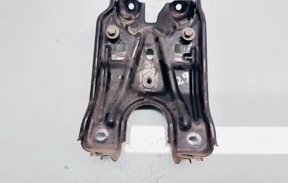 Volkswagen Touran III Distronic sensor bracket 5TA805567 1168090001