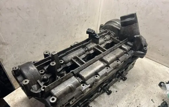 Mercedes-Benz CLS C219 Engine head R6420163601