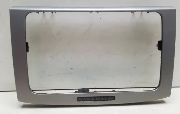 Volkswagen PASSAT B6 Radio/GPS head unit trim 318410100