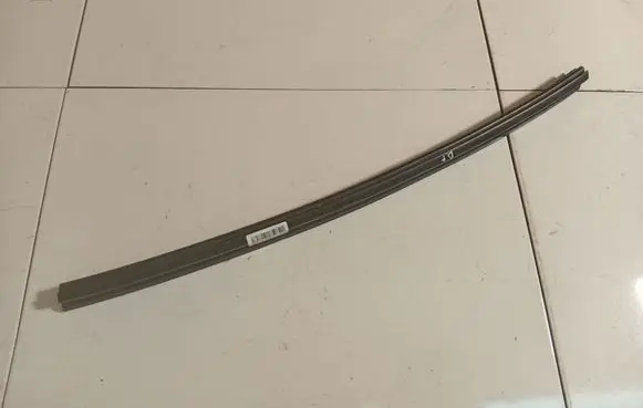 Renault Fluence Front door glass trim molding 