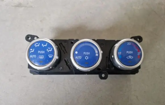 Mitsubishi L200 Climate control unit MN123598