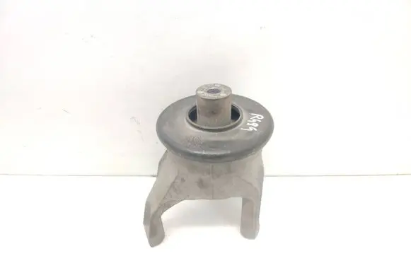 Volkswagen Transporter - Caravelle T5 Engine mount bracket