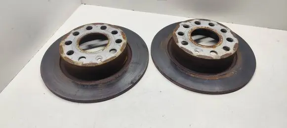 Volkswagen Golf V Rear brake disc