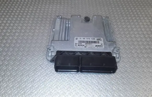 Opel Insignia A Engine control unit/module 55573539 0281015774