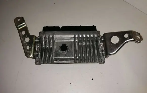 Toyota Yaris Fuel injection pump control unit/module 896610U140