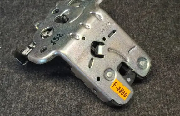 Audi A8 S8 D4 4H Loading door lock 4H0827505