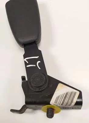 Volvo C70 Rear seatbelt buckle 8600862