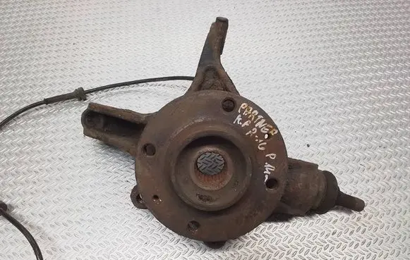 Citroen Berlingo Front wheel hub spindle knuckle 
