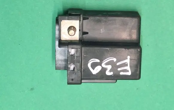 Glow plug pre-heat relay