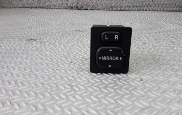 Toyota Yaris Wing mirror switch 769746E