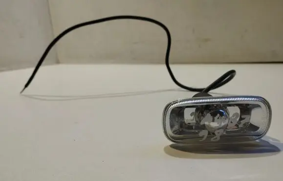 Audi A4 S4 B7 8E 8H Front fender indicator light