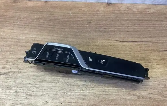 BMW 5 G30 G31 G38 Suspension ride height/mode switch 9460796