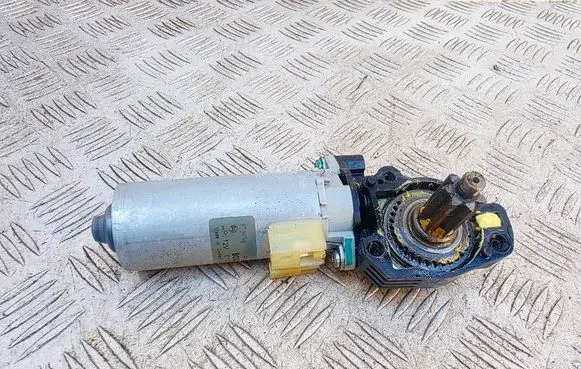 BMW X4 F26 Seat adjustment motor 0130002635